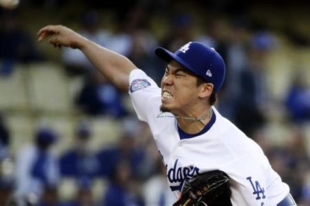 Kenta Maeda en extraordinaria labor monticular deja en 2 hits a Colorado