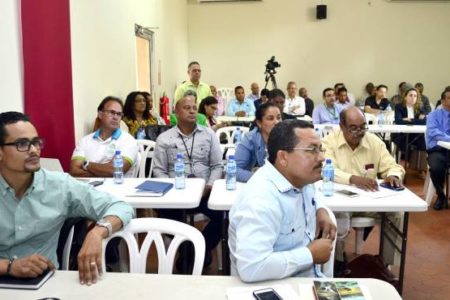 Ministro de Medio Ambiente traza líneas de acción para preservar áreas protegidas