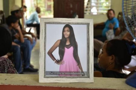 Madre de menor fallecida en accidente pensaba que ella estaba en la escuela