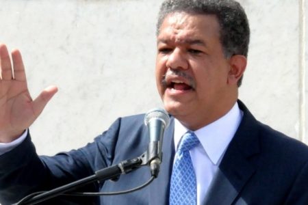 Ex presidente Fernández en desacuerdo con prohibición  actividades proselitistas por JCE