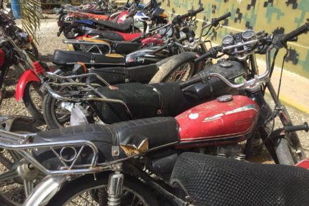 Apresan  811 indocumentados tratando de entrar ilegalmente en motocicletas al país