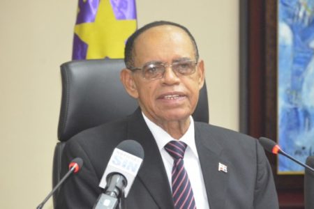 Lidio Cadet dice: “El Comité Político debe responder a la población”
