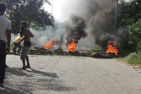 Levantan paro en Higuey luego de dejar en libertad a 69 personas fueron arrestadas