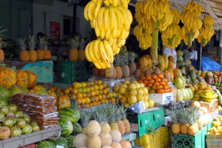 Dominicanos preocupados por alza en precios de pollo, leche, arroz y otros productos