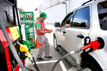 Combustibles bajan de precios entre 1 y 4 pesos