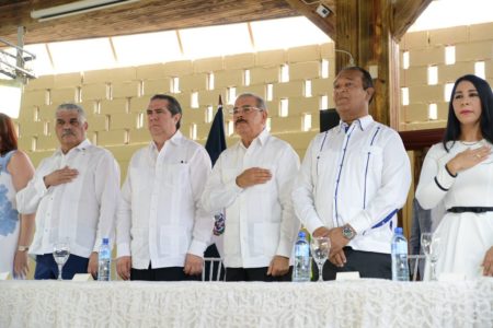 Danilo Medina asiste a inauguración de complejo Ecoturístico de Antonio Marte