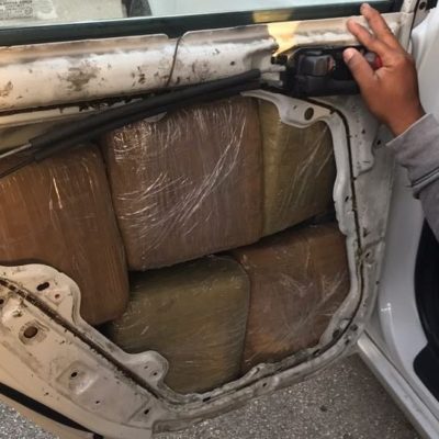 Policía detiene cuatro hombres que transportaban droga escondidas en las puertas de los carros