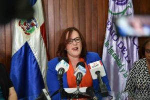 Ministra de la Mujer exige a los líderes de los partidos políticos y legisladores un mayor compromiso con la paridad, que fortalece el ejercicio democrático