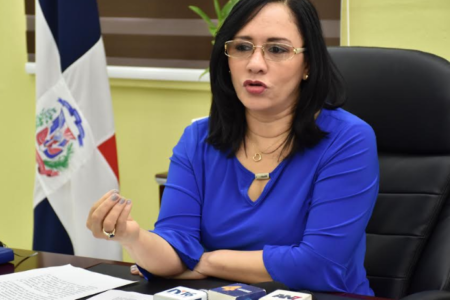 DIRECTORA DE CONAPE INSTRUYE SOBRE MEDIDAS  POR ONDA TROPIGAL BERYL