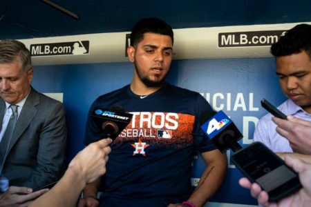 El cerrador Roberto Osuna conversó con los Astros