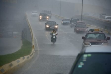 Vaguada produce aguaceros y tronadas en varios puntos del país