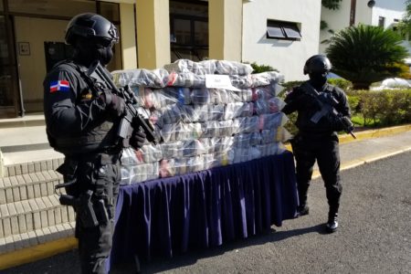 Ocupan 193 kilos de Cocaína en La Altagracia y arrestan a dos extranjeros