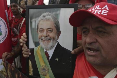 Dos encuestas ratifican a Lula como favorito para elecciones aún en la cárcel