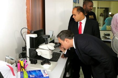 Procurador anuncia convertirán al INACIF en centro de mayor tecnología de la región