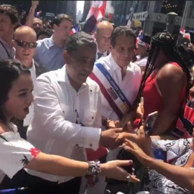 Gobernador Cuomo y el Congresista Espaillat acaparan la atención del Desfile Nacional Dominicano en NY