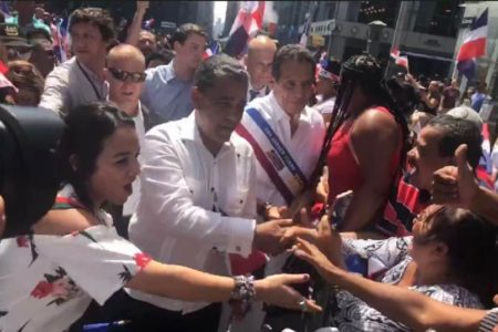 Gobernador Cuomo y el Congresista Espaillat acaparan la atención del Desfile Nacional Dominicano en NY