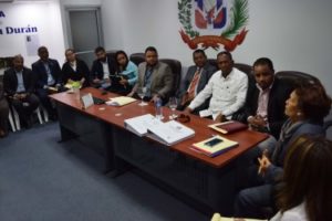 Presidente Medina instruye construir sede del Defensor del Pueblo