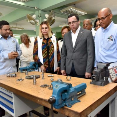 ANDRÉS NAVARRO DA INICIO AL MEJORAMIENTO Y AMPLIACIÓN DE ESCUELAS Y POLITÉCNICO EN DAJABÓN