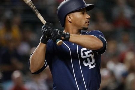 Dominicano Francisco Mejía debuta con los Padres dando 2 jonrones.