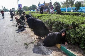 Atentado contra ejército de Irán causa 25 muertos en desfile militar