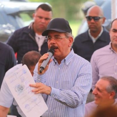 Presidente Danilo Medina respalda a productores de tabaco y cooperativas Tabara Arriba de Azua