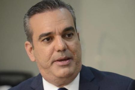 Luis Abinader propondrá reforma a Ley de Hidrocarburos para bajar impuestos
