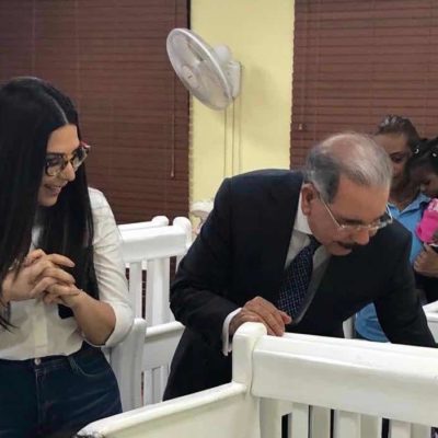 Presidente Danilo Medina visitó hoy sábado el Hogar de Paso Moisés.