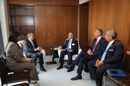 Danilo Medina sostiene encuentro con Adriano Espaillat, miembro Cámara de Representantes EE.UU.