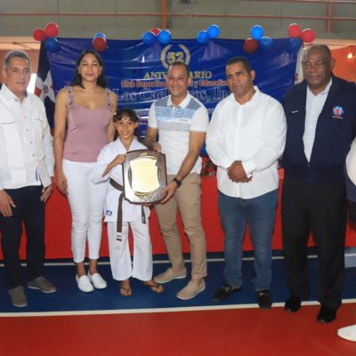 Club Los Cachorros dedica 52 Aniversario a Jorge Minaya