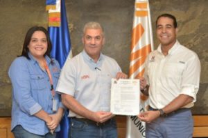 Ministerio de Obras Públicas emite primera licencia de construcción para titulación definitiva de apartamentos estatales.