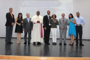 En apertura de Jornada Científica Hospital Ney Arias reconoce a cuatro servidores por dedicación a pacientes