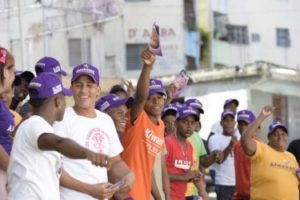 Miles de voluntarios llevan a casas y barrios las propuestas de  Amarante