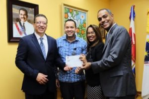 Quisqueya Digna entrega fondos a 4 municipios para mejora de viviendas