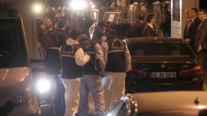 Policía turca registra consulado saudí donde desapareció periodista