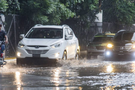 El COE pone 17 provincias y el DN en alerta por las lluvias