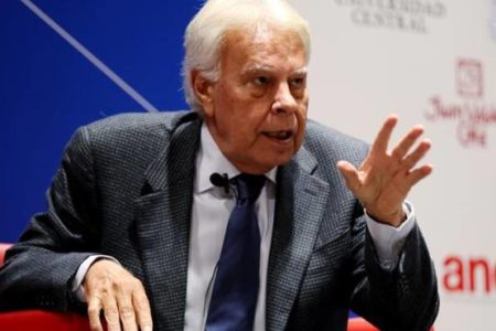 Felipe González aboga por las humanidades para afrontar la revolución digital