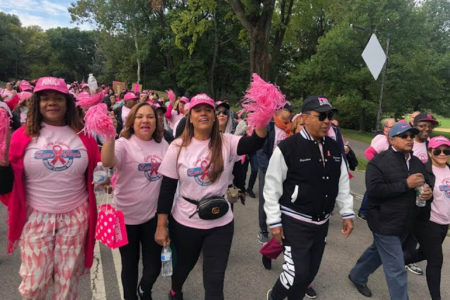 Dominicanos caminan en favor de la lucha contra el cáncer en New York.