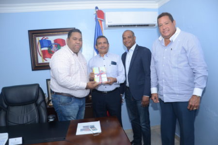 Foppredom visito pre-candidatos presidenciales