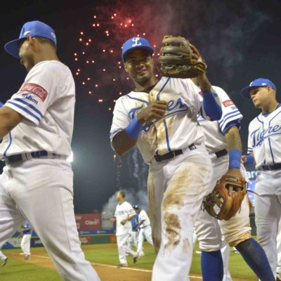 Licey derrota a Los Toros y celebra su aniversario