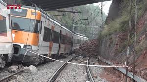 Un muerto y cinco heridos fue el saldo tras descarrilarse tren en Barcelona