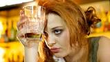 Expertos analizan incremento consumo bebidas alcohólicas en mujeres