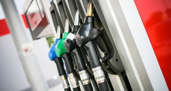 Vuelven a bajar los precios de los combustibles