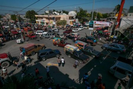 Hallan doce cadáveres en capital de Haití y se suma más tensión a la crisis