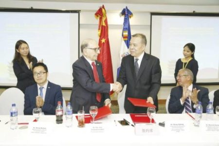 Empresarios de China y RD buscan nuevos negocios