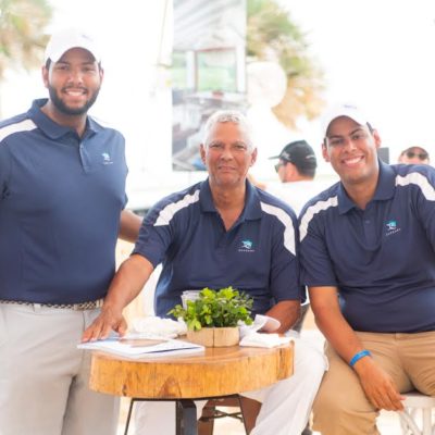 Equipo Adecla conquista primer lugar en torneo golf Construweekend