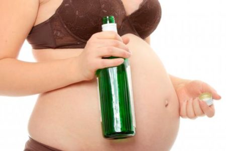 Aumenta consumo alcohol Adolescentes Embarazadas