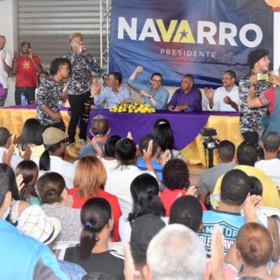 Andrés Navarro presenta propuesta política a dirigencia PLD en Bonao