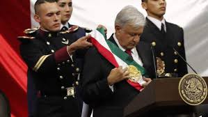 López Abrador asume la presidencia de México