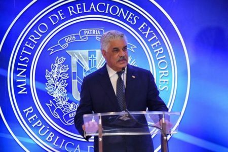 Canciller califica como un rumor posible exclusión del país del DRCafta