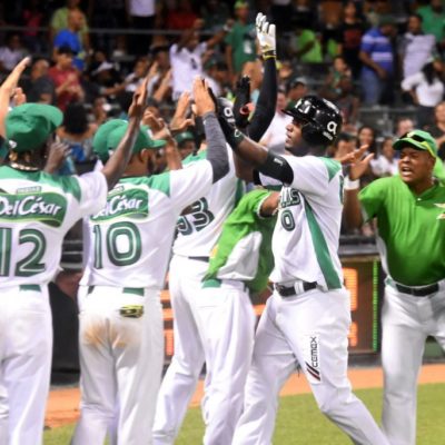 Estrellas vencen Toros y ponen final 3-1.